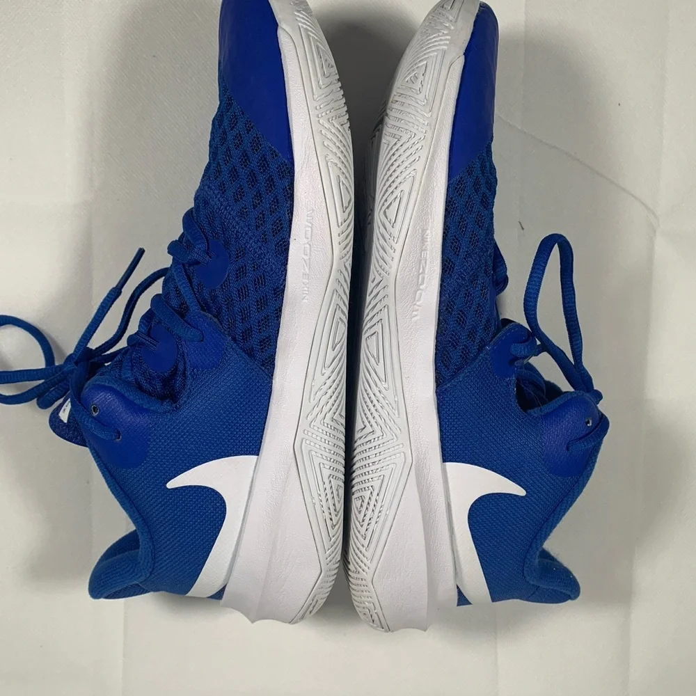 Nike Zoom Hyperspeed Volleyball Court shoes size 7.  They fit like a ladies 8.5.